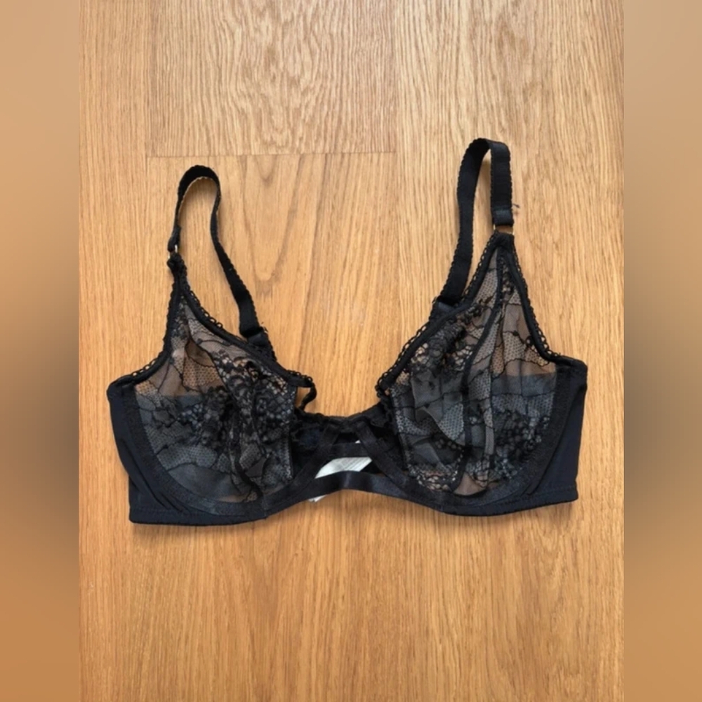 Chic Black Lace Underwire Bra